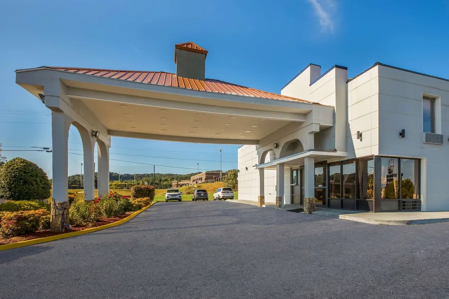 Econo Lodge White Pine Morristown I-81 & I-40 Split hotel detail image 2