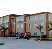 Super 8 by Wyndham Hidalgo/McAllen Area hotel detail image 3