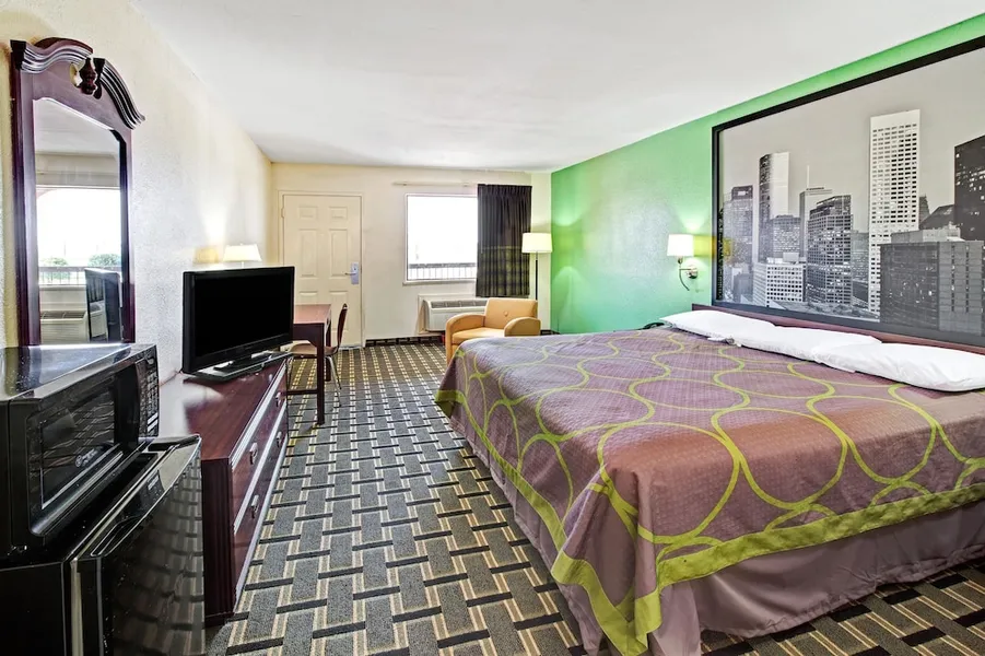 Super 8 by Wyndham Baytown / I-10 hotel detail image 6