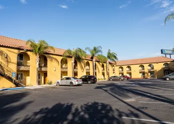 Rodeway Inn & Suites Colton-Riverside hotel thumbnail 3