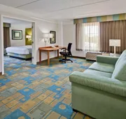 La Quinta Inn & Suites by Wyndham Ft. Lauderdale Airport hotel detail image 7