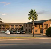 Super 8 by Wyndham Universal City hotel detail image 5