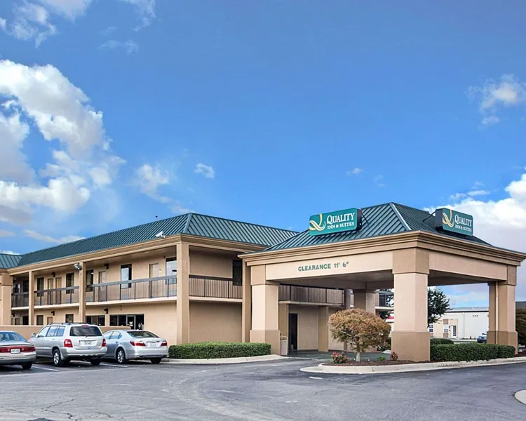 Quality Inn & Suites Franklin hotel detail image 2