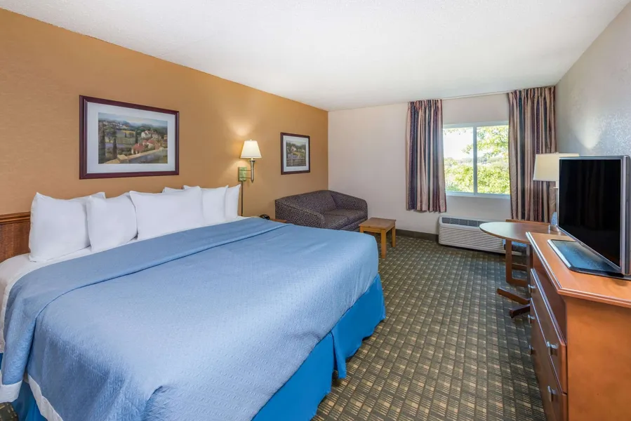 Days Inn by Wyndham Kirksville hotel detail image 6