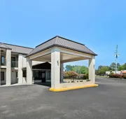 Quality Inn Raeford hotel detail image 4