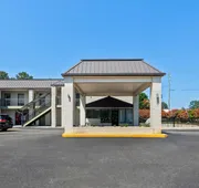 Quality Inn Raeford hotel detail image 5