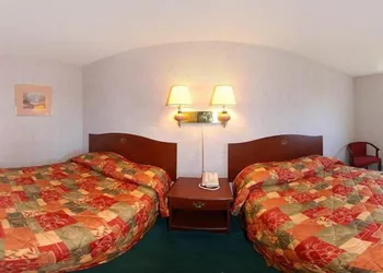 Econo Lodge East Staunton hotel thumbnail 6