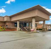 Comfort Inn & Suites Pittsburgh Fox Chapel hotel detail image 4