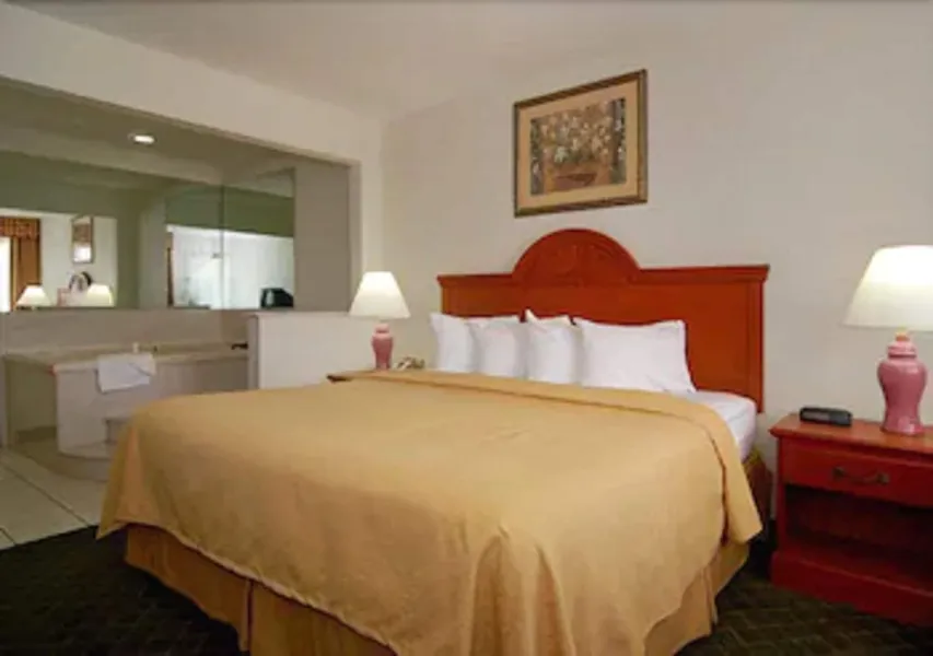 Quality Inn Marshall hotel detail image 6