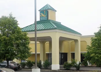 Quality Inn & Suites Danville hotel thumbnail 2