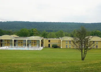 Quality Inn & Suites Danville hotel thumbnail 3