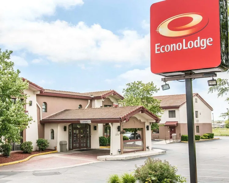 Econo Lodge Kalamazoo near Wings Stadium hotel detail image 2