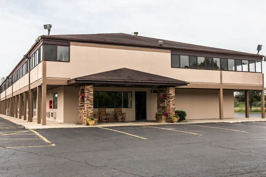 Econo Lodge Paw Paw hotel detail image 2