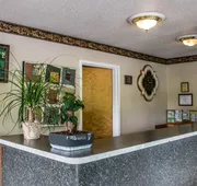Econo Lodge Paw Paw hotel detail image 7