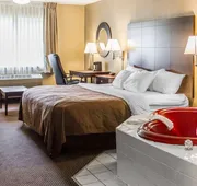 Quality Inn & Suites Sturgeon Bay hotel detail image 4