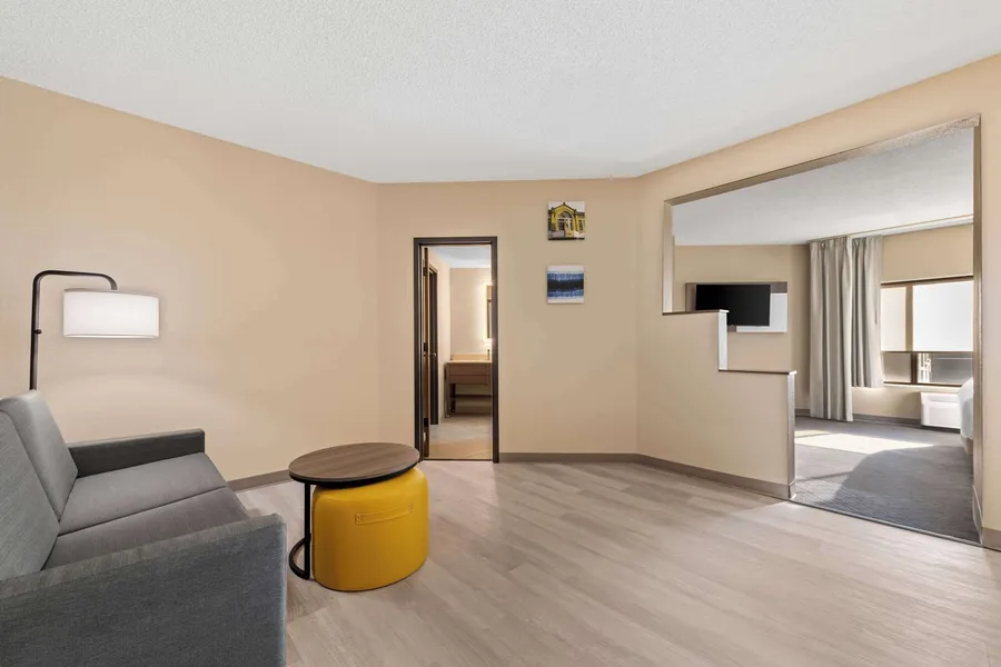 Comfort Suites Stevens Point hotel detail image 6