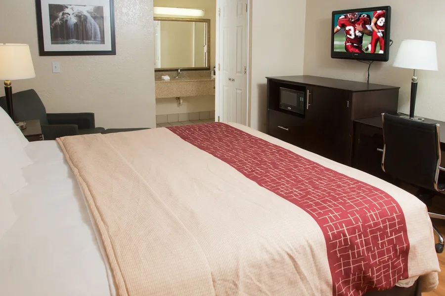 Red Roof Inn Ardmore hotel detail image 6