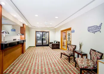 Days Inn by Wyndham Ottumwa hotel thumbnail 2