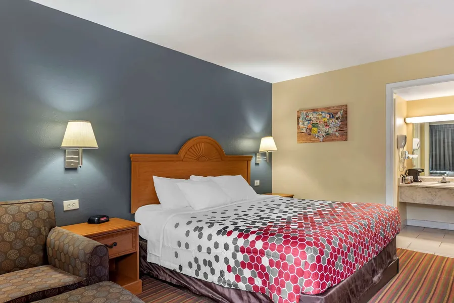 Econo Lodge Erlanger - Cincinnati Airport hotel detail image 6
