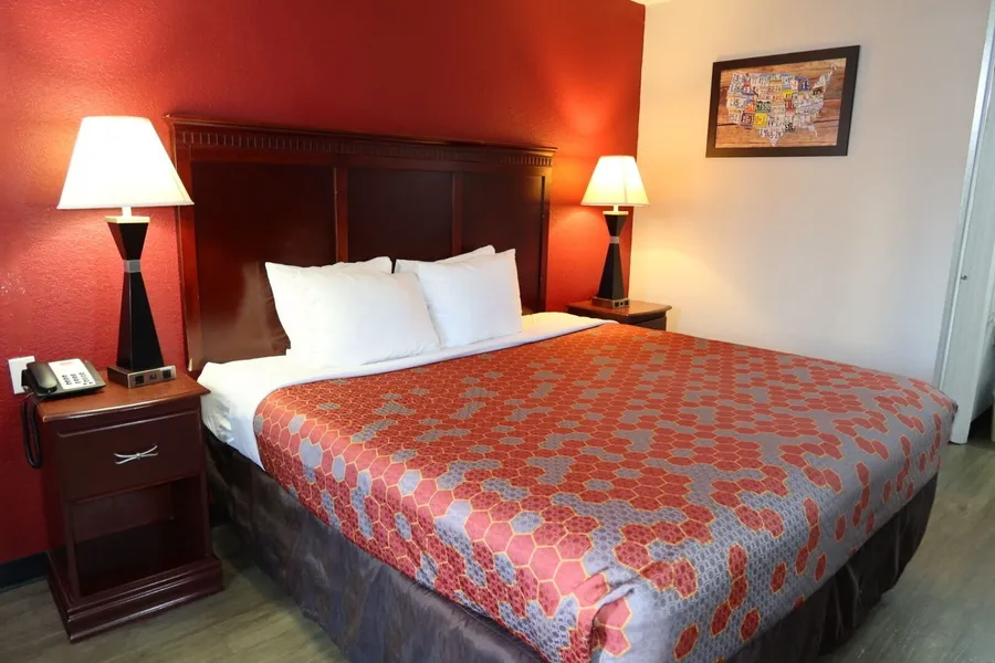 Econo Lodge Inn & Suites Evergreen hotel detail image 6