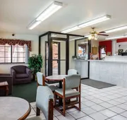 Econo Lodge & Suites Brinkley hotel detail image 3