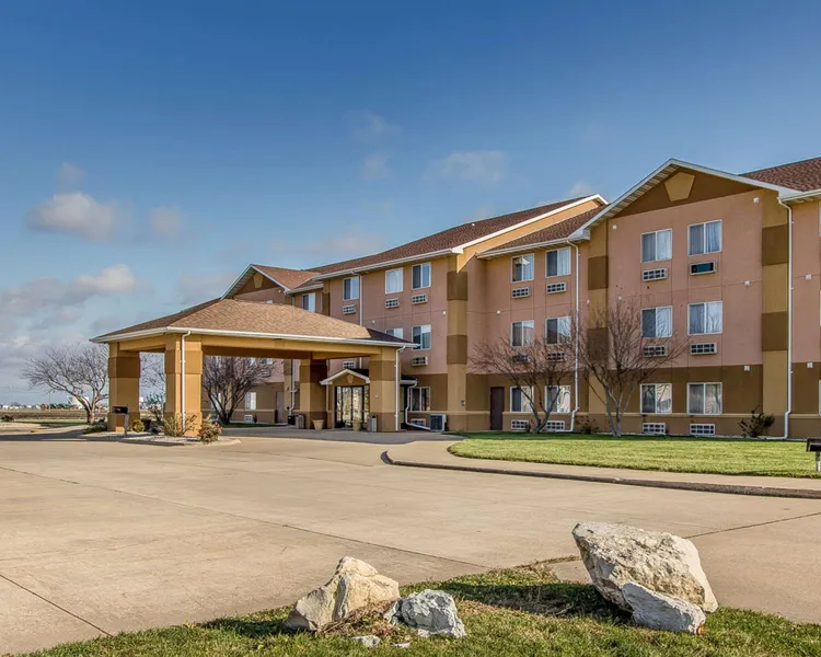 Quality Inn & Suites Mount Pleasant hotel detail image 2