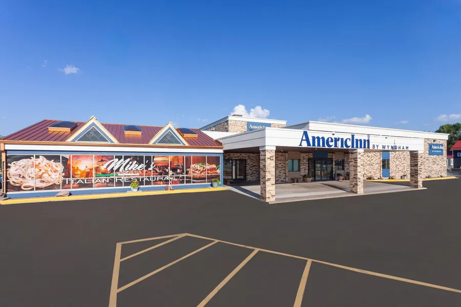 AmericInn & Suites By Wyndham Baraboo Event Center hotel detail image 2