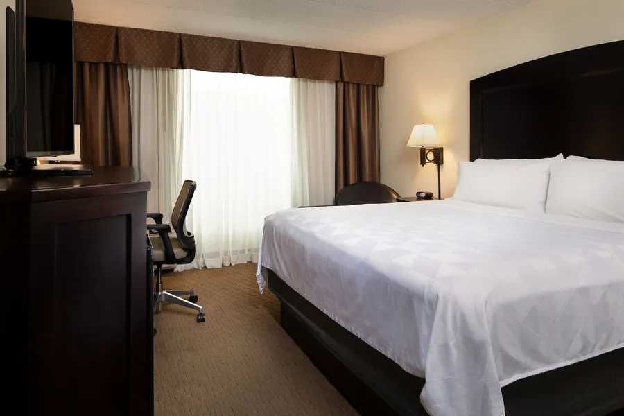 Holiday Inn Hotel & Suites Charleston West by IHG hotel detail image 6