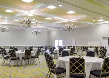 Quality Inn & Suites Laurel area hotel thumbnail 7