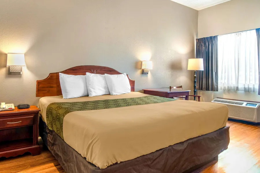 Econo Lodge Inn & Suites near Chickamauga Battlefield hotel detail image 6