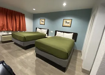Executive Inn hotel thumbnail 7