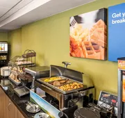 Comfort Inn Winnipeg Airport hotel detail image 7