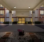 Comfort Inn & Suites near Tinley Park Amphitheater hotel detail image 4