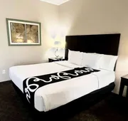 La Quinta Inn & Suites by Wyndham Pharr RGV Medical Center hotel detail image 7