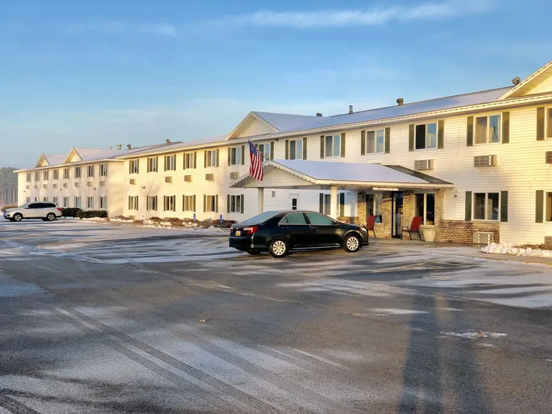 Super 8 by Wyndham Escanaba hotel detail image 2