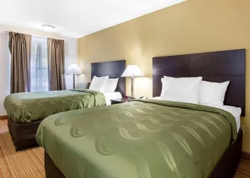 Quality Inn Arab hotel thumbnail 7