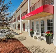 Red Roof Inn & Suites Wilson hotel detail image 7
