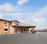 Baymont by Wyndham Warrenton hotel detail image 3