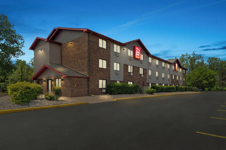 Red Roof Inn PLUS+ Belleville hotel detail image 2