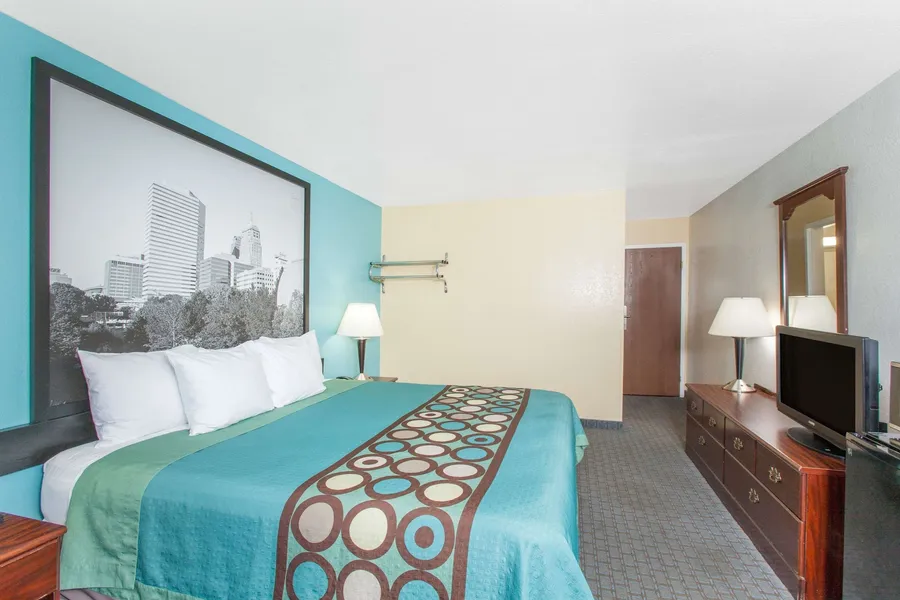 Super 8 by Wyndham Sallisaw hotel detail image 6