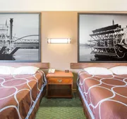 Super 8 Prairie Du Chien hotel detail image 3