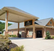 Columbus Inn and Suites hotel detail image 7