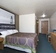 Super 8 by Wyndham Houghton Lake hotel detail image 4
