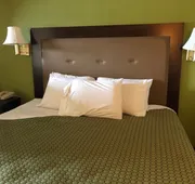 Econo Lodge Inn & Suites Warsaw hotel detail image 5