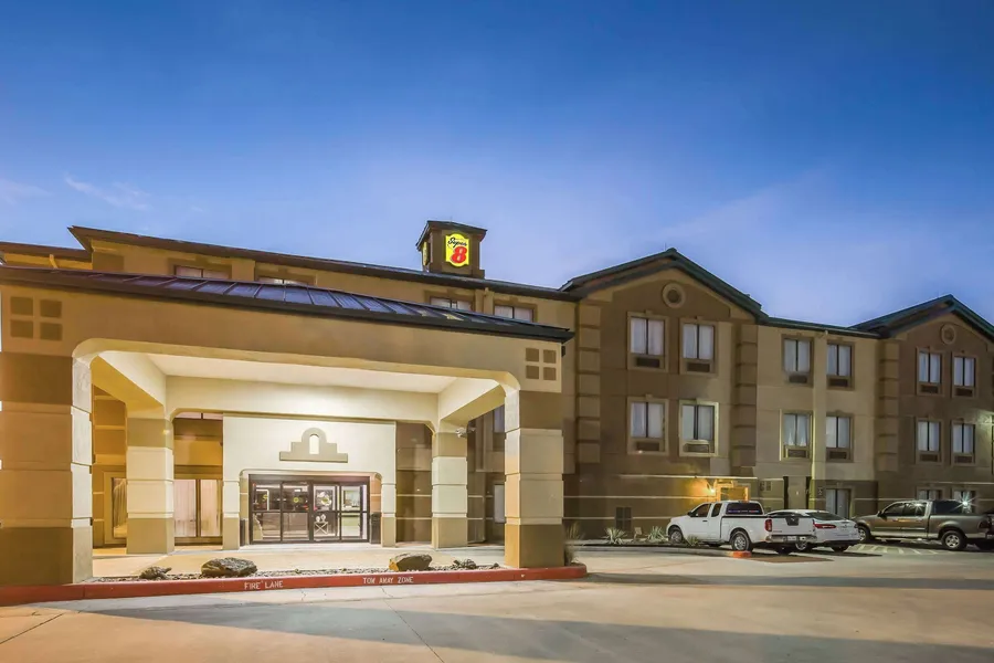 Super 8 by Wyndham Port Arthur/Nederland Area hotel detail image 2