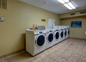 InTown Suites Extended Stay Atlanta GA - Marietta Town Center hotel thumbnail 4
