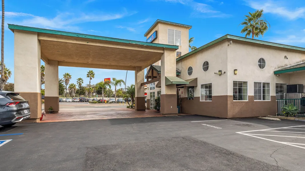 Motel 6 Oceanside, CA Marina / Camp Pendleton hotel detail image 2