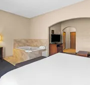 Comfort Suites Vincennes hotel detail image 4