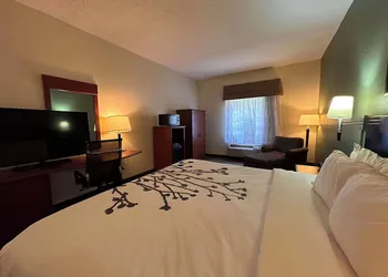 SureStay by Best Western Pearl Jackson Airport hotel thumbnail 3