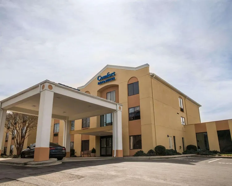 Comfort Inn & Suites Morganton South hotel detail image 2